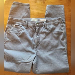 Curve Appeal, Size 12, cropped pants.